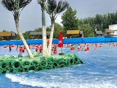 -黄河谷马拉湾海浪浴场