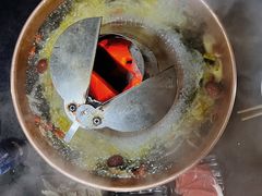 -果松木炭酸菜铜火锅·外婆参鸡汤