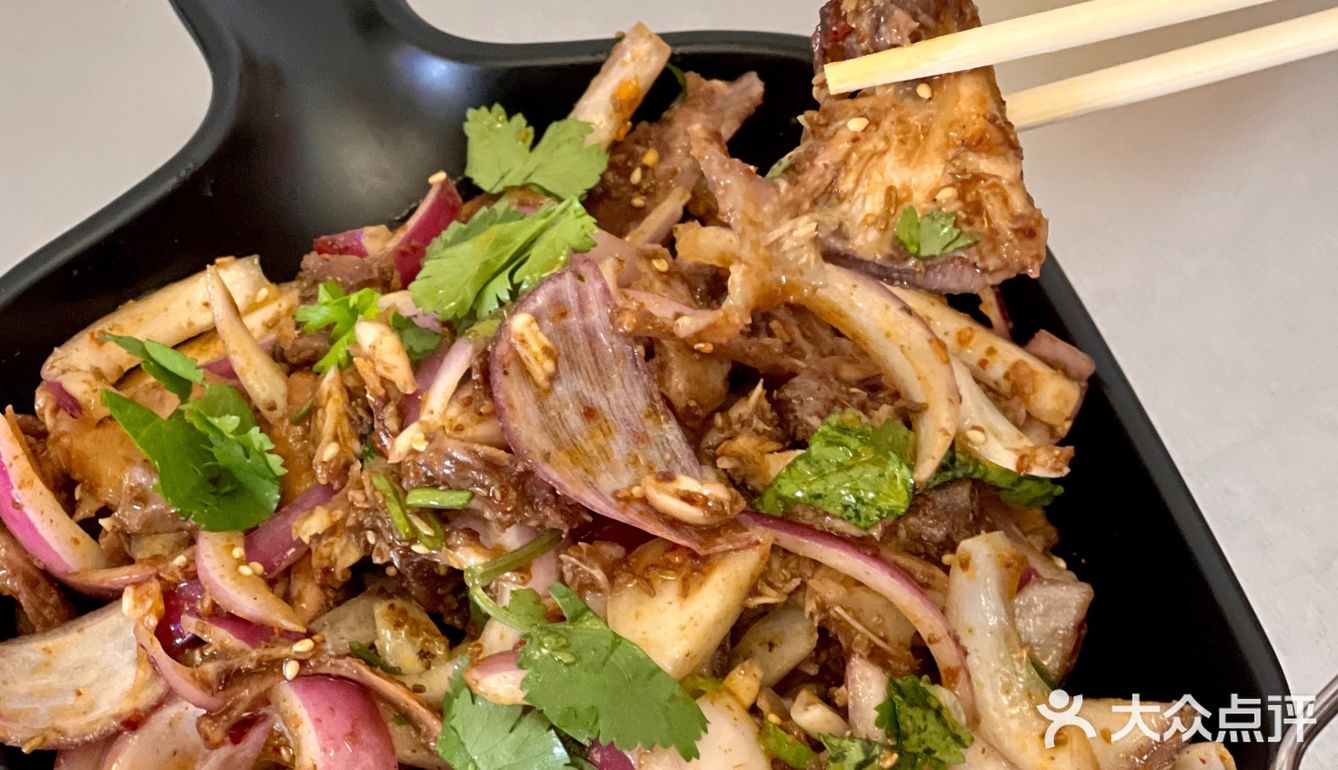 南阳美食｜在南阳也能吃到综艺节目【五哈】同款东北美食了🌶