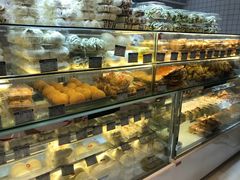 -白玉兰食品甜凤店(合生汇店)