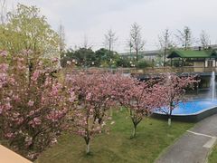 -茅草房·河畔园林火锅