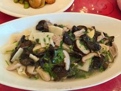 -侬佳蒸菜馆(听潮店)