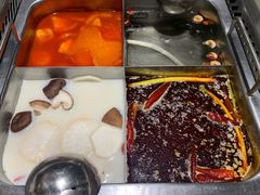 四拼锅底-海底捞火锅(海宁路店)