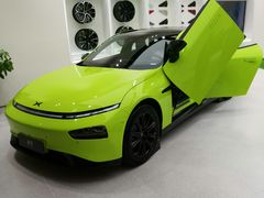 -小鹏汽车(北京龙湖长楹天街销售中心)