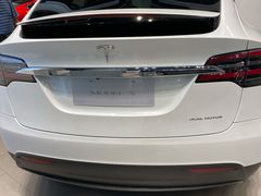 -TESLA 特斯拉(上海太古汇体验店)