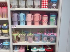 -名创优品(北京新中关购物中心地铁层店)