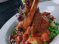 -Bully Hayes Restaurant & Bar