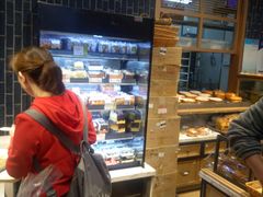 面包甜点陈列柜-皇家美孚·蛋糕外送(东部佳世客店)