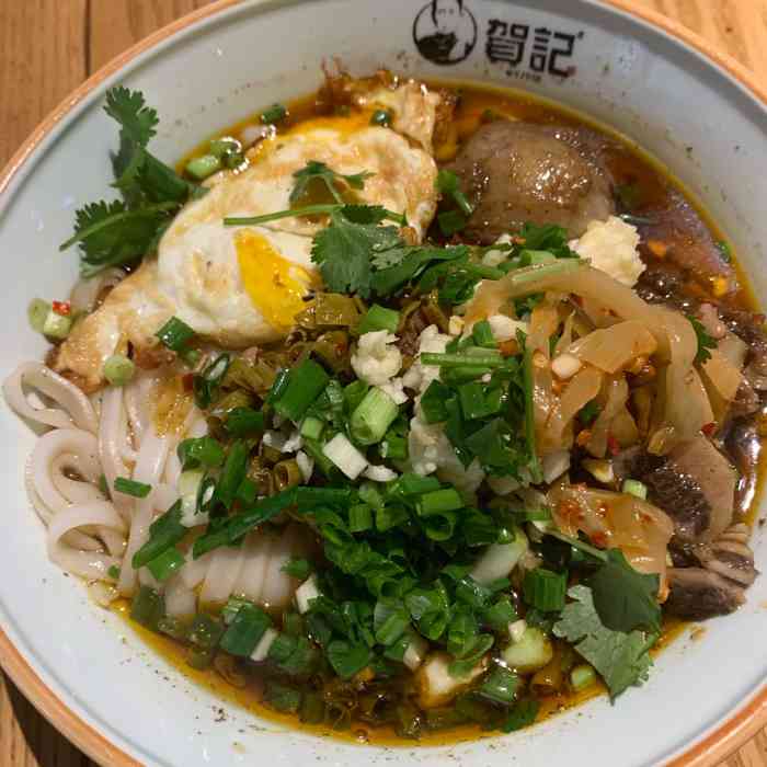 贺记津市牛肉粉(四方坪店)-"来长沙出差,很想念津市牛肉粉,在酒店附近