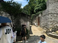 -高荡千年布依古寨旅游景区