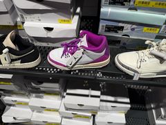 -燕莎奥特莱斯购物中心