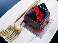 -UNI UNI(环亚凯瑟琳店)