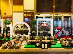自助取餐区-大中华希尔顿酒店-念自助餐·嗨啤·小龙虾