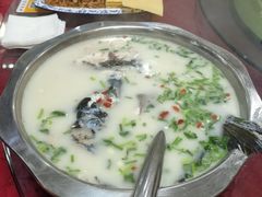 -美顺香食府鱼头老店(雪野湖店)