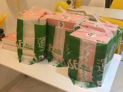 手工蛋黄酥-一粒糖 · 潮汕小吃-海石花特色甜品
