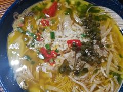 -琥珀老六龙虾(四里河店)