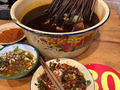 -拈签一笑黄牛肉辣卤串串