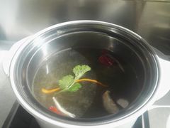 -百品聚旋转火锅(万德庄店)