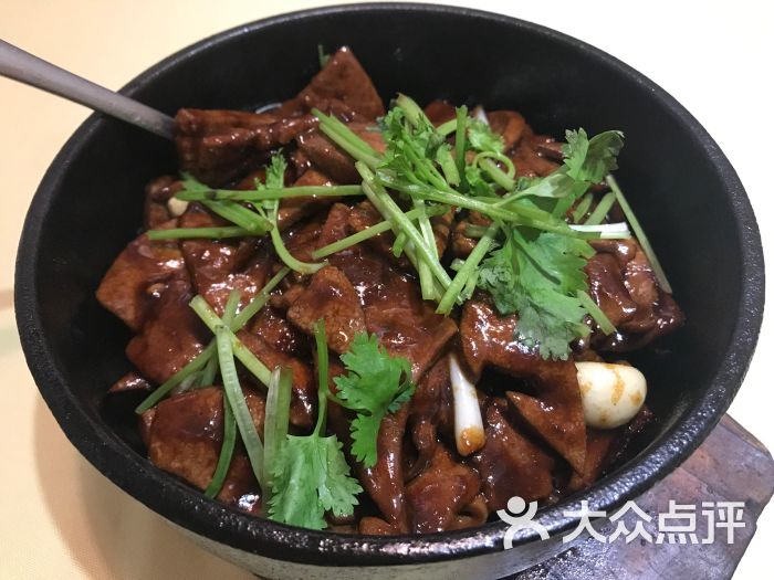 特色砂锅焗猪肝