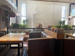 靠窗位-苹果树下艺术餐厅(宋庄店)
