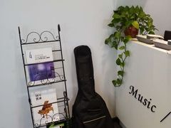 -梅纳·钢琴声乐架子鼓Mena Music(双井店)