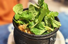 Succulent Pork and Rice Noodle Pot