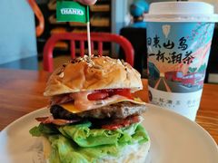 招牌经典牛肉堡-Thanks美式餐厅(汉堡咖啡店)