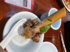 -茸梅路右拐龙虾-农家菜(松江店)