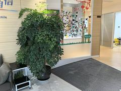 -瑞尔齿科(上海长风大悦城店)