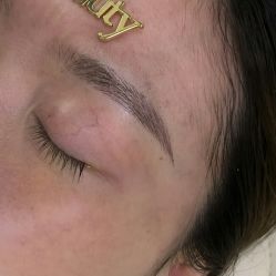-一个差评成就的纹眉店