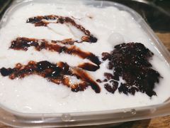 招牌白雪黑糯米冰粉-甜心闲生传统手工冰粉(太古里店)