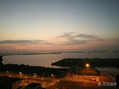 -上海滴水湖皇冠假日酒店