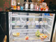 面包甜点陈列柜-大头虾越式风味餐厅(光明广场店)