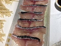 -泓炙颐凤鲜海鲜火锅料理(桐乡店)