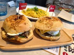 -必胜客(上海新南方商城PH店)