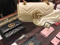 -Gucci(戴高乐机场T 2E)