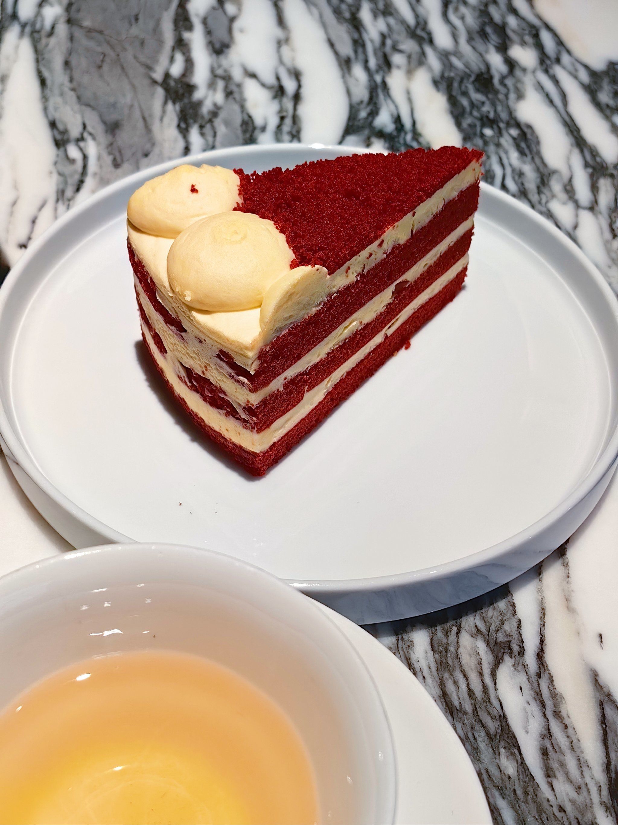 这家店的红丝绒蛋糕太好吃了