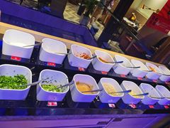 自助调料区-热火朝天鲜切牛肉火锅(南强街巷店)