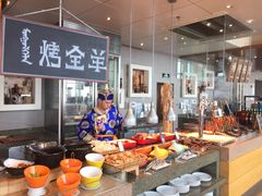 自助取餐区-视界美食自助餐厅·石家庄希尔顿酒店