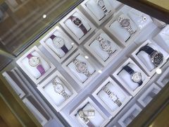 -海星奢选二手奢侈品手表包包鉴定回收寄卖(墨玉南路店)