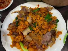 咋胡椒炒腊肉-谭家菜农夫山庄