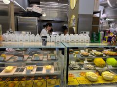 面包甜点陈列柜-猫王榴莲世家(三里屯SOHO商场店)