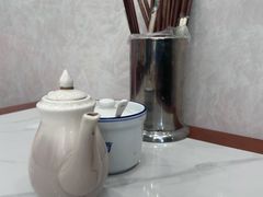 餐具摆设-老西白点心店