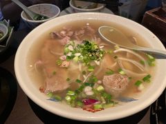 -大头虾越式风味餐厅(光明广场店)