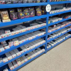 -逝水玩具折扣店