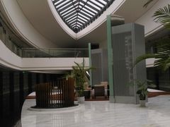 -上海滴水湖皇冠假日酒店