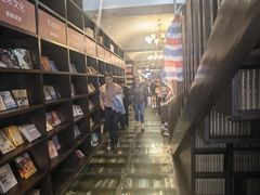 -钟书阁(松江泰晤士小镇店)