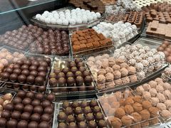 -Laderach 莱德拉(上海环贸iapm店)