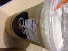 拿铁咖啡大杯-CoCo都可(虹口龙之梦店)
