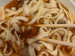 -顺溜·手工刀削面·黑金店(铜锣湾店)